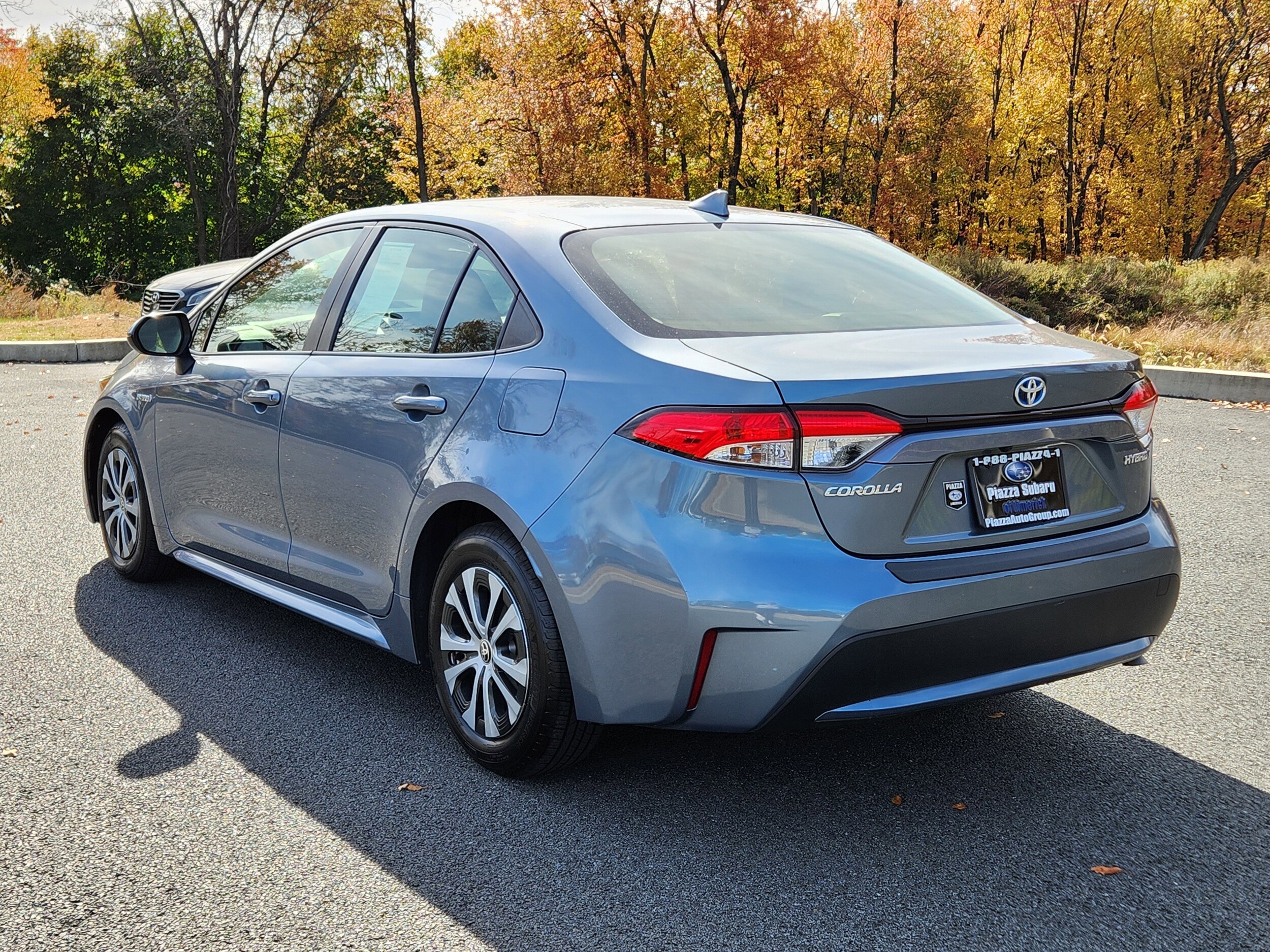 2020 Toyota Corolla Hybrid LE photo 2