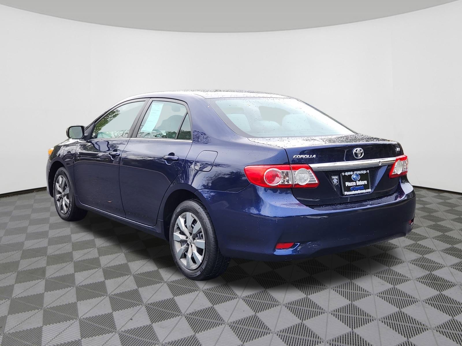 Used 2013 Toyota Corolla LE with VIN 2T1BU4EE1DC955670 for sale in Royersford, PA