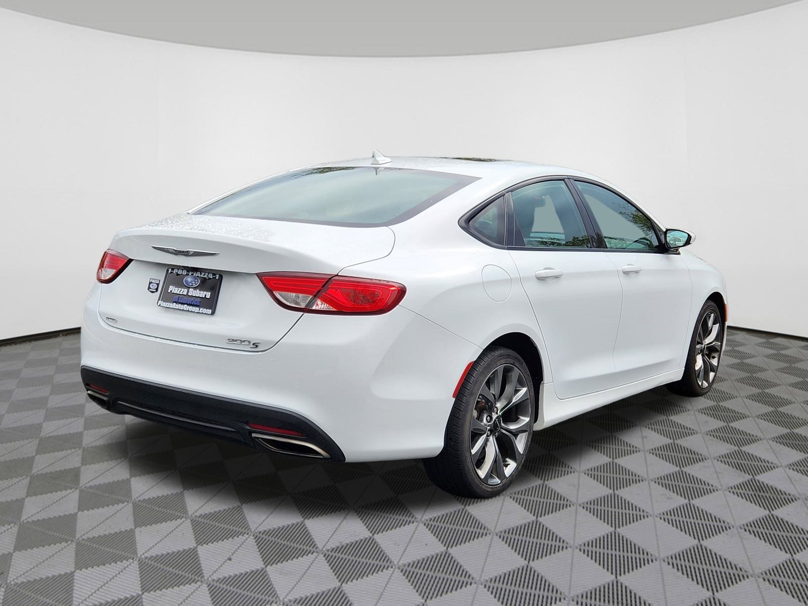 2015 Chrysler 200 S photo 4