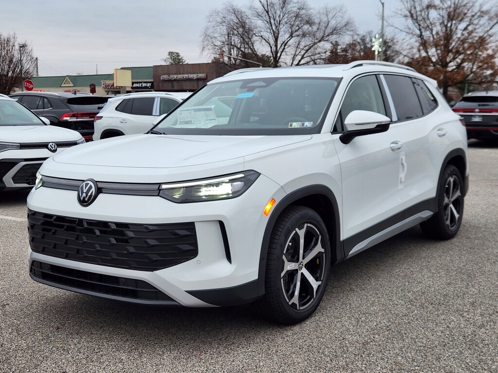 New 2026 Volkswagen Tiguan 2.0T SE SUV