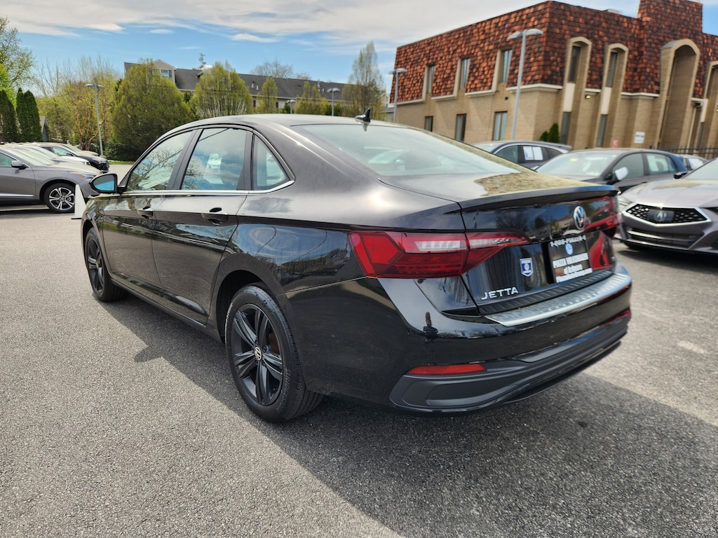 Certified 2023 Volkswagen Jetta 1.5T SE Sedan