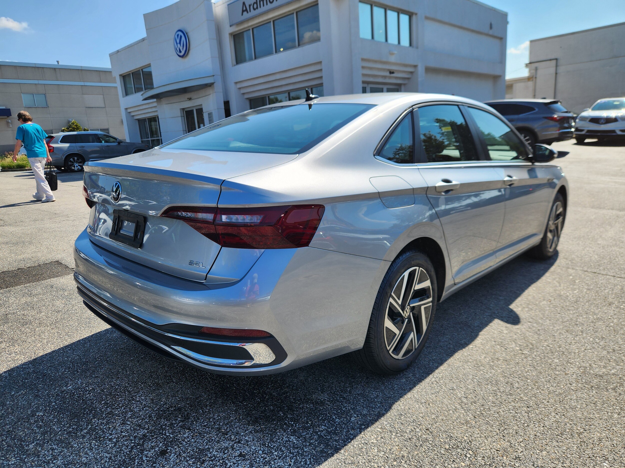 2022 Volkswagen Jetta 1.5T SEL photo 3