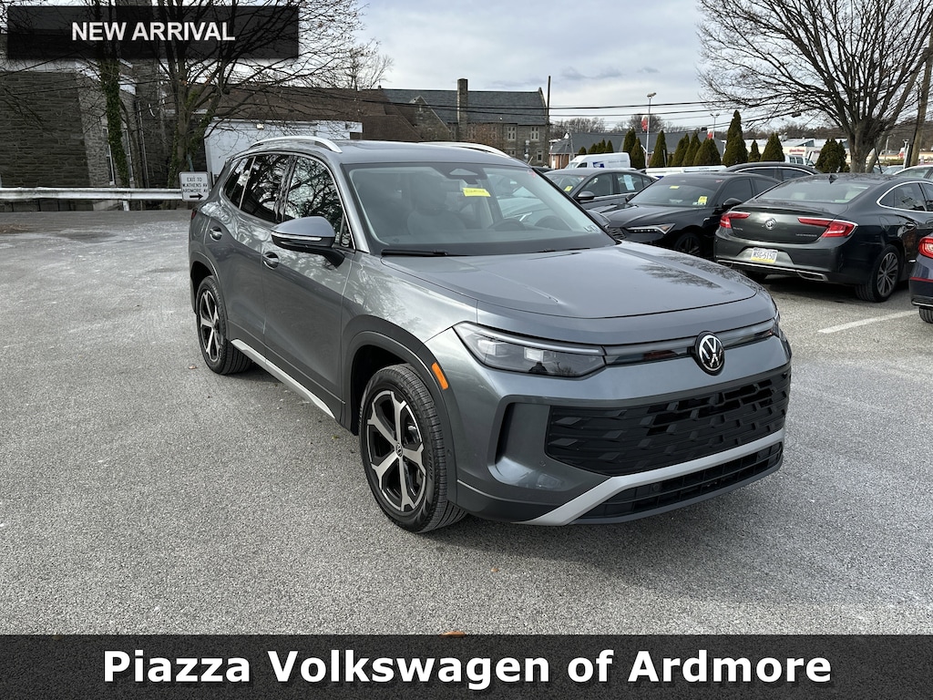 Certified 2025 Volkswagen Tiguan 2.0T SE SUV