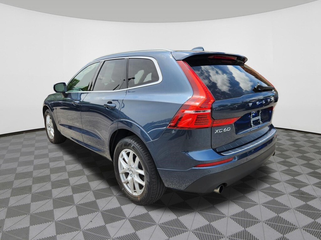 Used 2021 Volvo XC60 T5 Momentum SUV