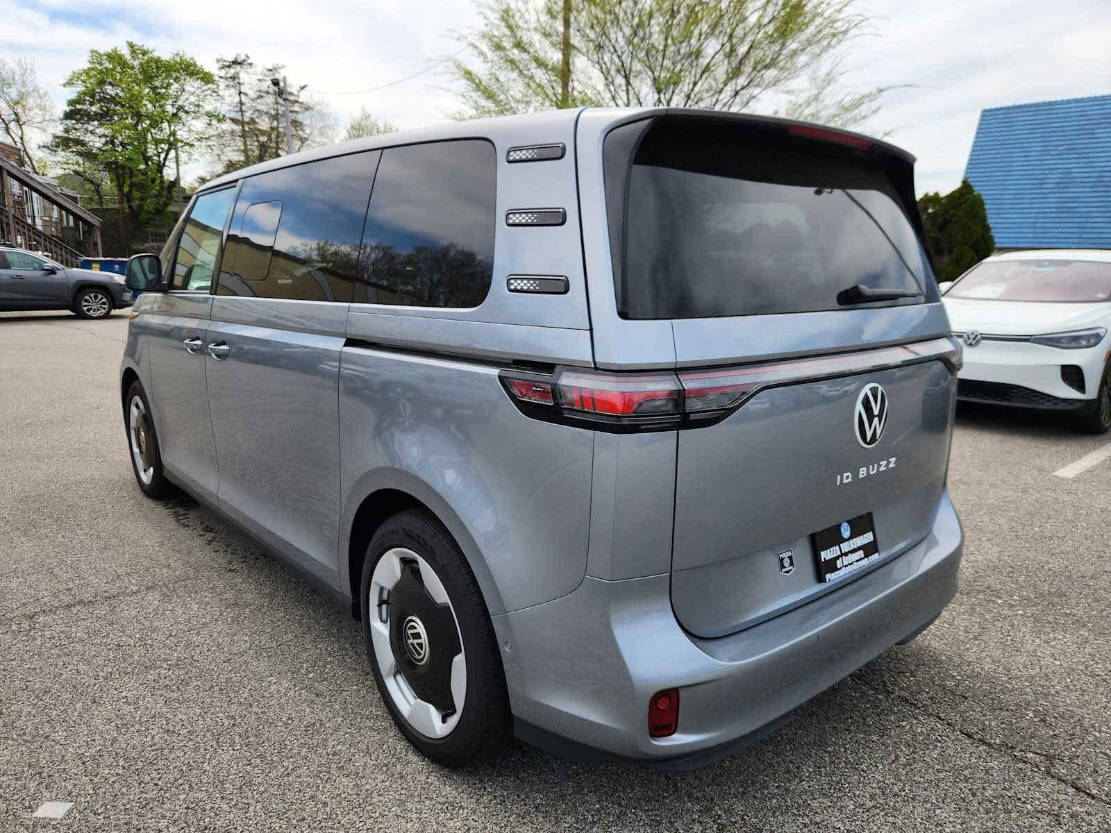 2025 Volkswagen ID. Buzz Pro S photo 3