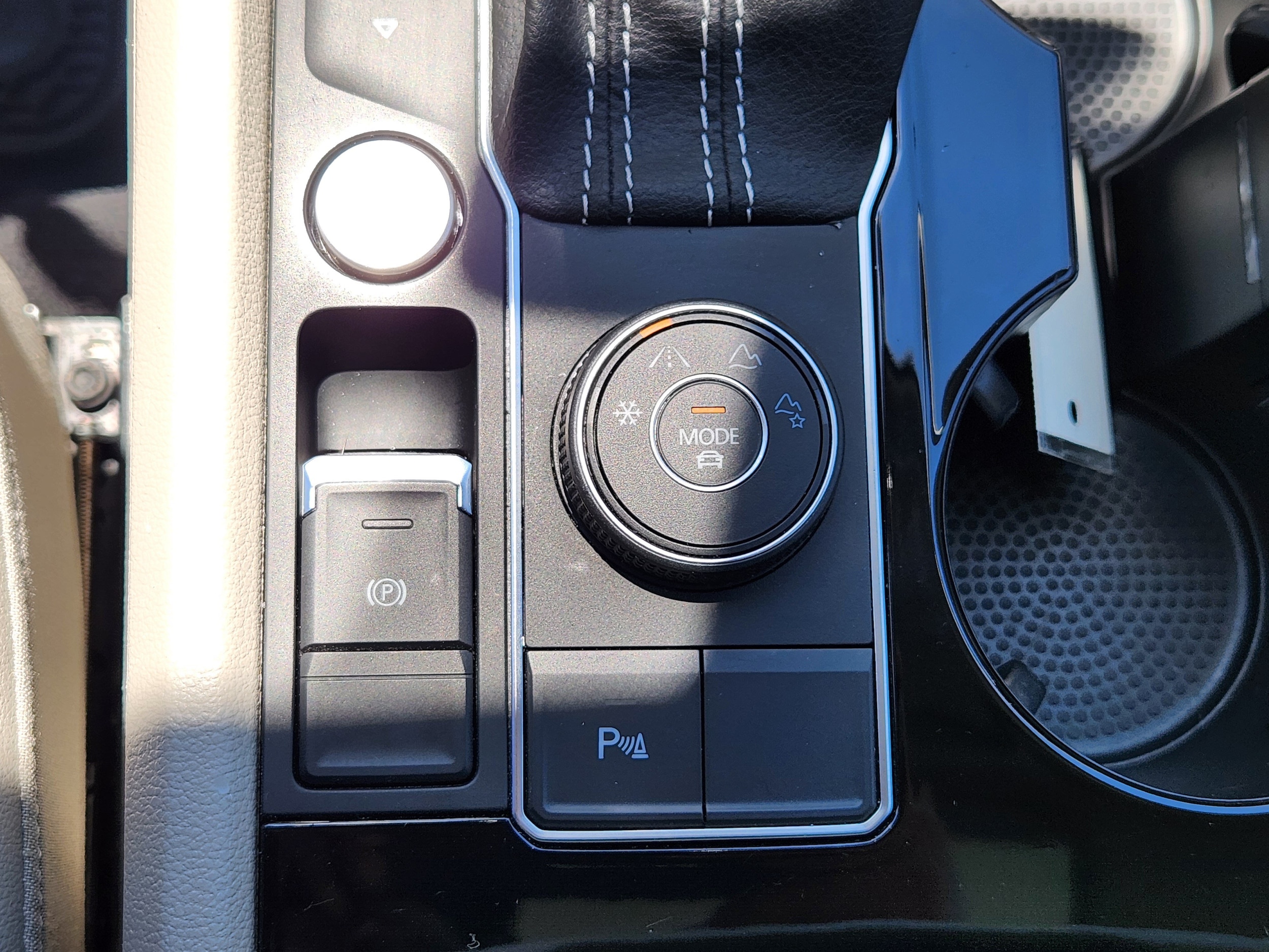 2022 Volkswagen Atlas SEL - Photo 25