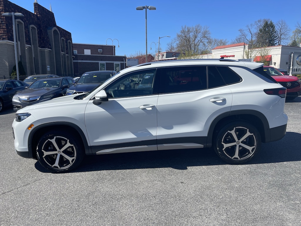 Certified 2025 Volkswagen Tiguan 2.0T SE SUV
