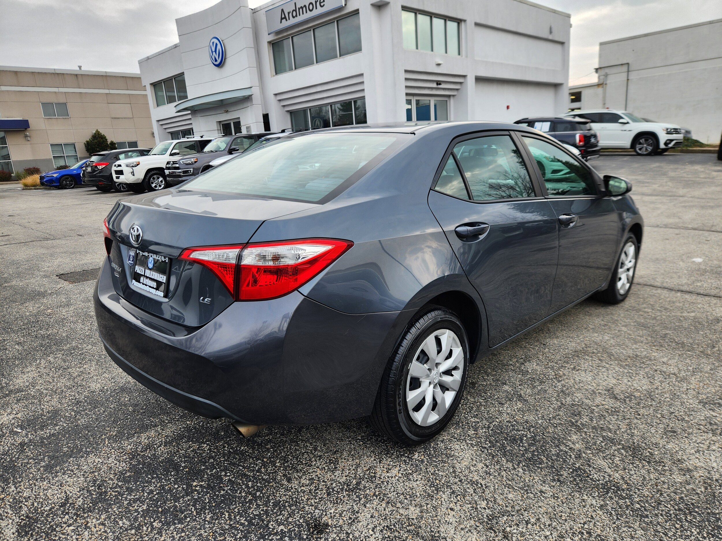 2014 Toyota Corolla LE photo 4