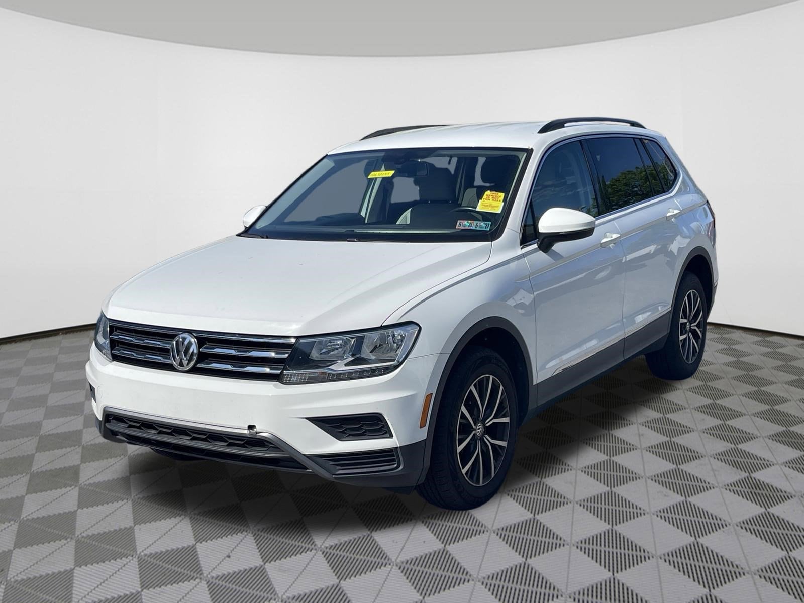 Used 2020 Volkswagen Tiguan SE with VIN 3VV2B7AXXLM044985 for sale in Ardmore, PA