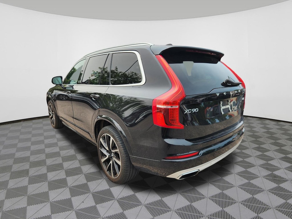 Used 2020 Volvo XC90 T6 Momentum 6 Passenger SUV