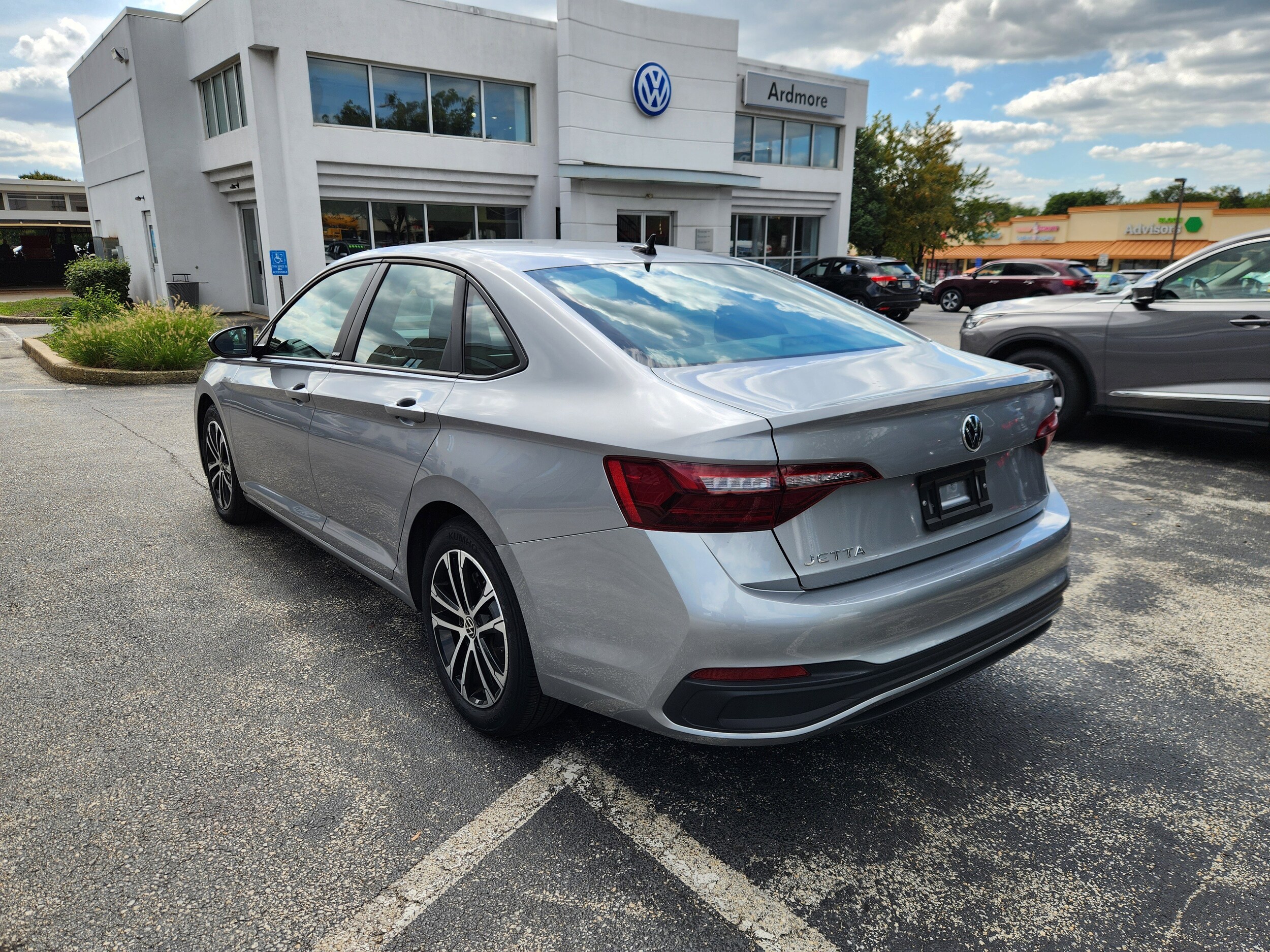 2024 Volkswagen Jetta 1.5T Sport photo 3