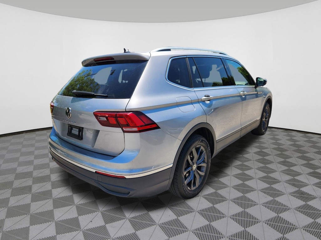 Used 2024 Volkswagen Tiguan 2.0T SE SUV