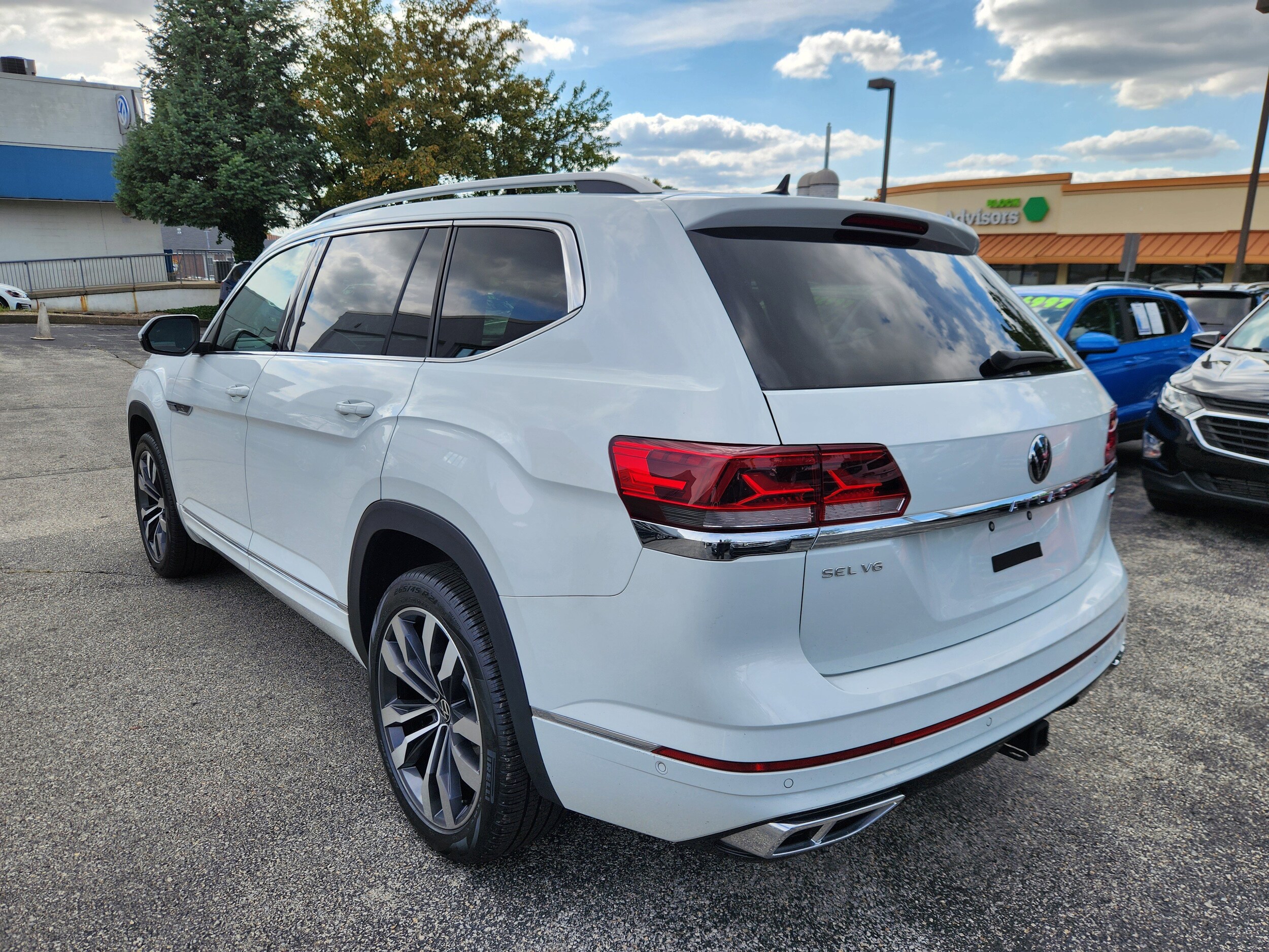 2021 Volkswagen Atlas V6 SEL Premium R-Line photo 2