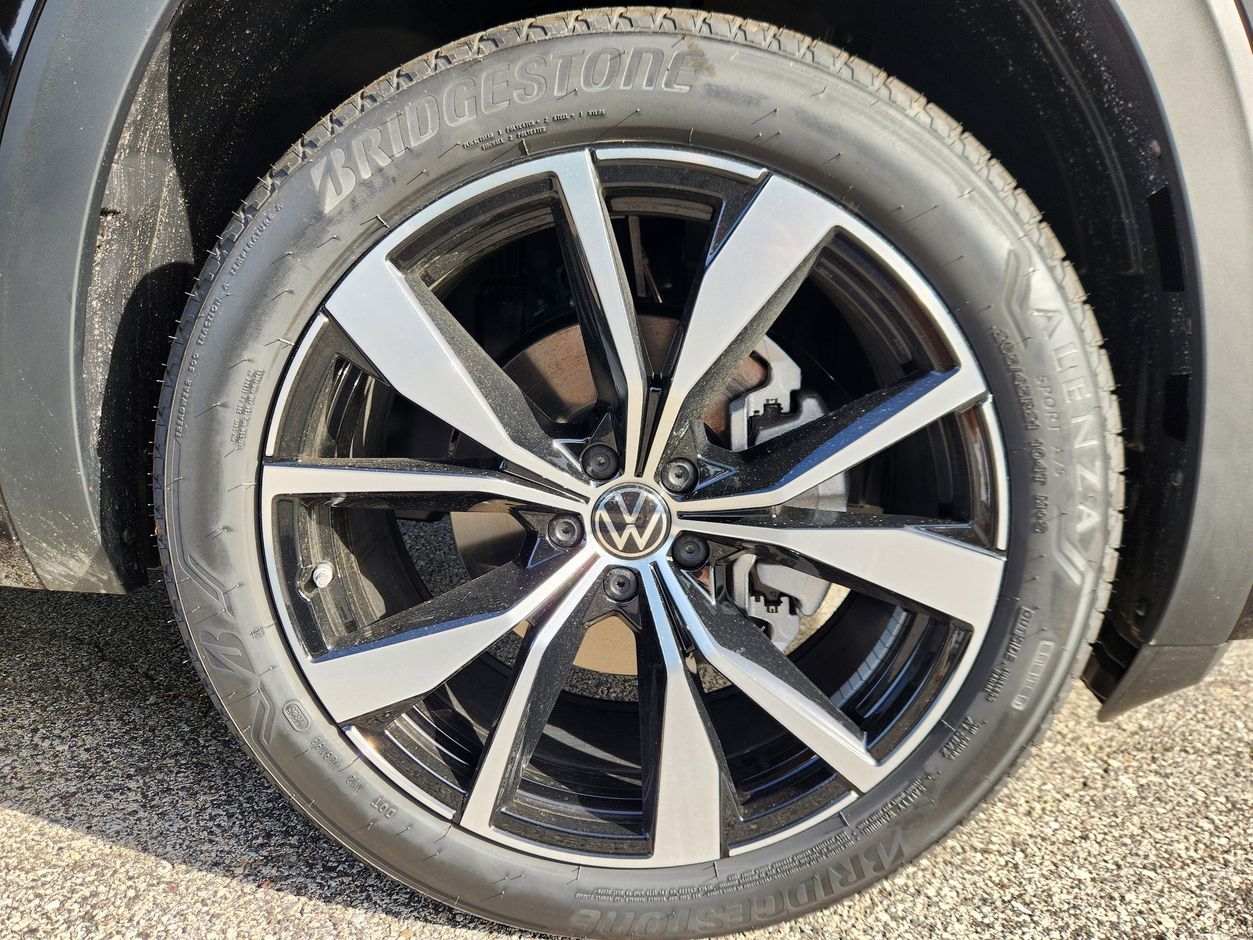 2026 Volkswagen Atlas Cross Sport SEL Premium R-LINE - Photo 14
