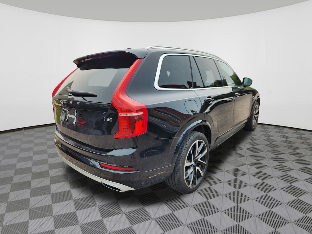Used 2020 Volvo XC90 T6 Momentum 6 Passenger SUV