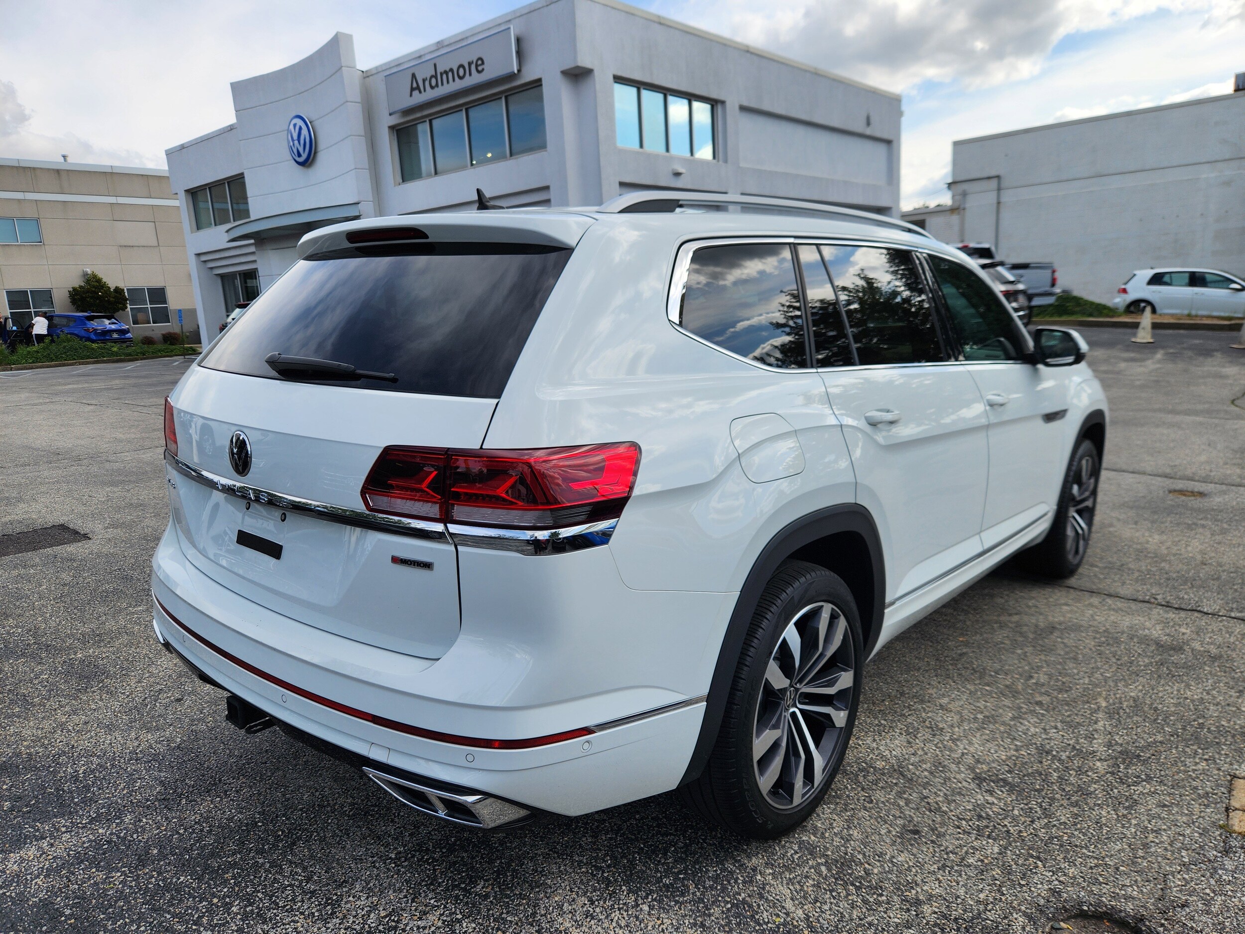 2021 Volkswagen Atlas V6 SEL Premium R-Line photo 3