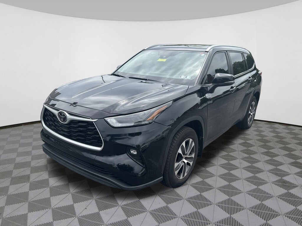 Used 2023 Toyota Highlander SUV