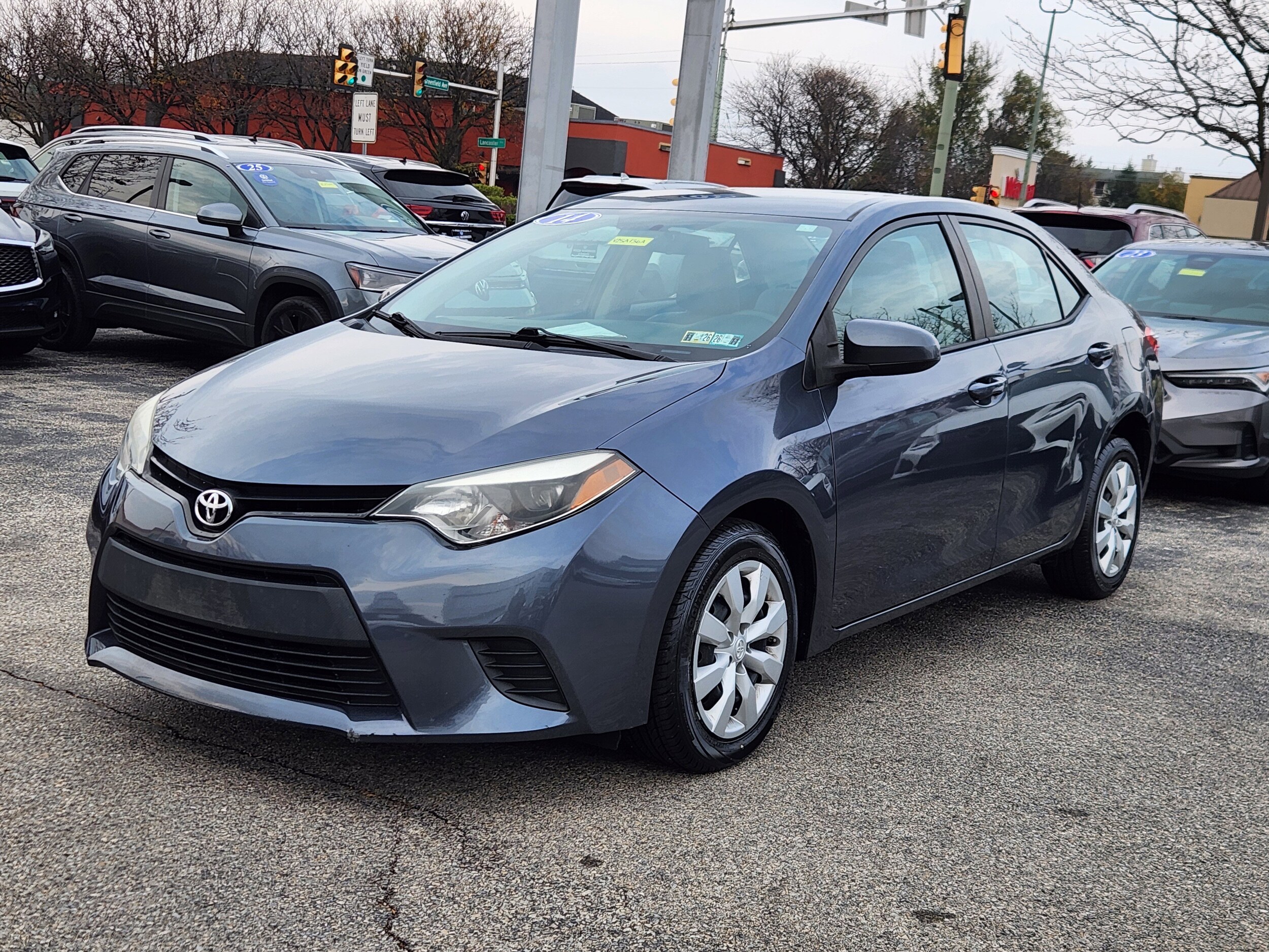 2014 Toyota Corolla LE photo 2