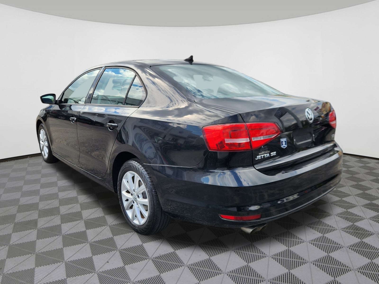 2015 Volkswagen Jetta 1.8T photo 3