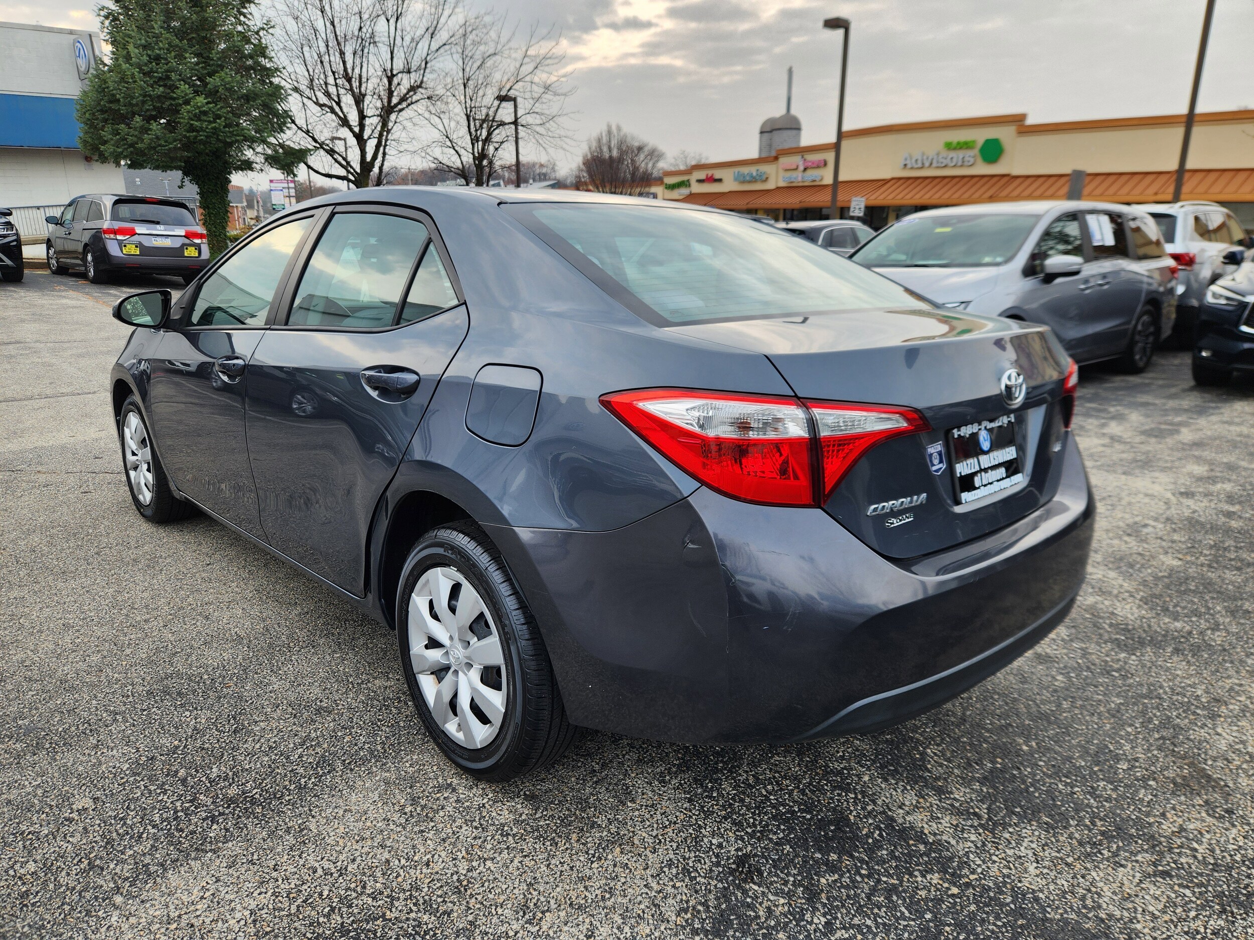 2014 Toyota Corolla LE photo 3