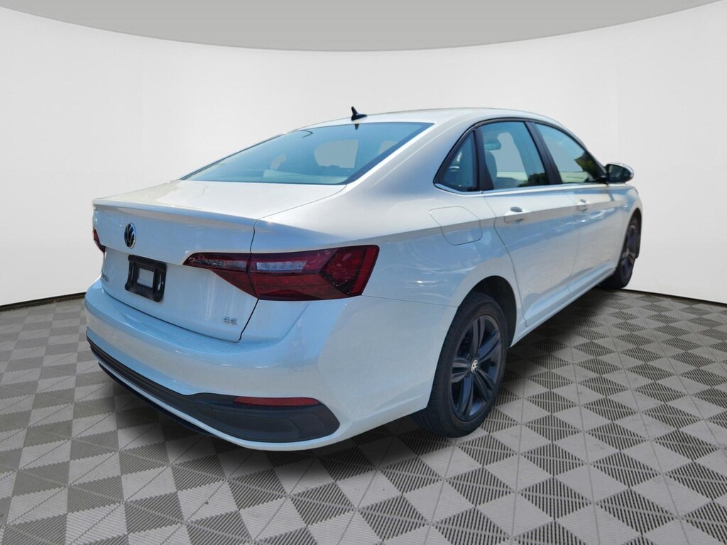 Used 2024 Volkswagen Jetta 1.5T SE Sedan