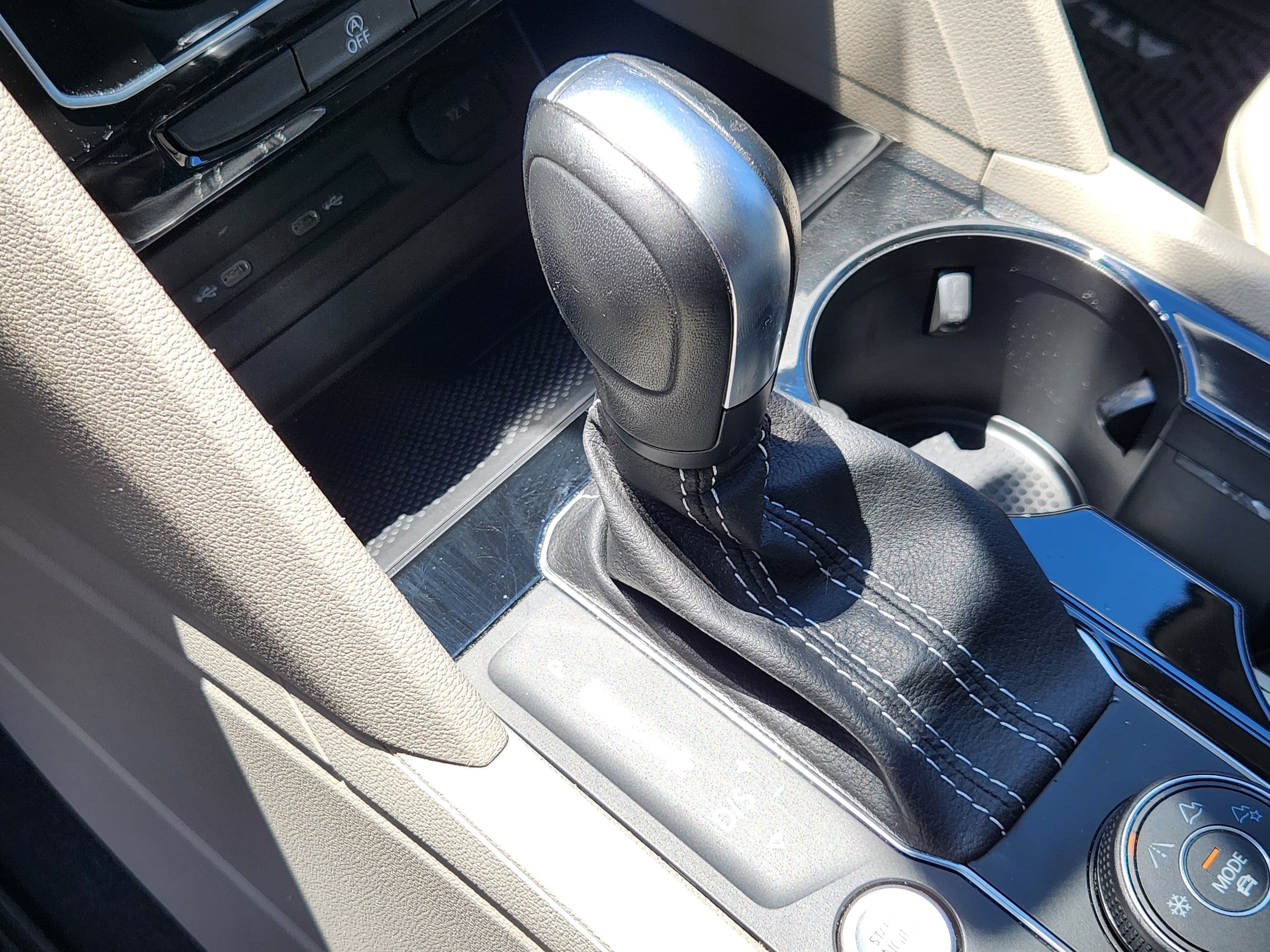 2022 Volkswagen Atlas SEL - Photo 13