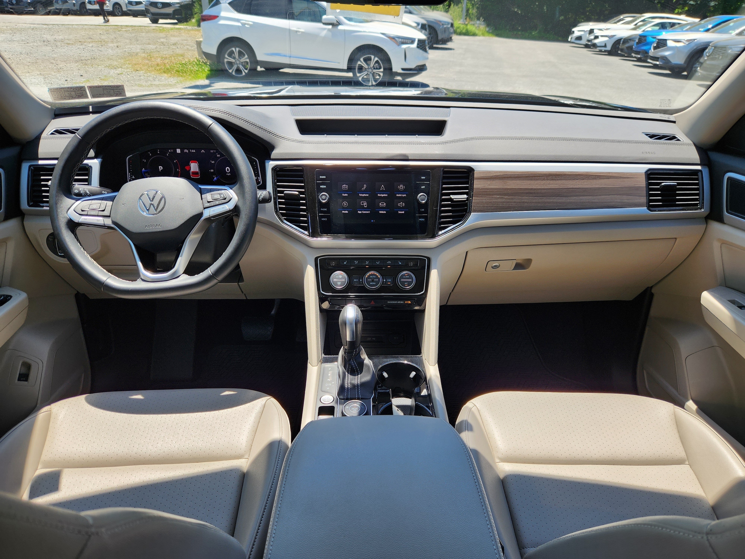 2022 Volkswagen Atlas SEL - Photo 8