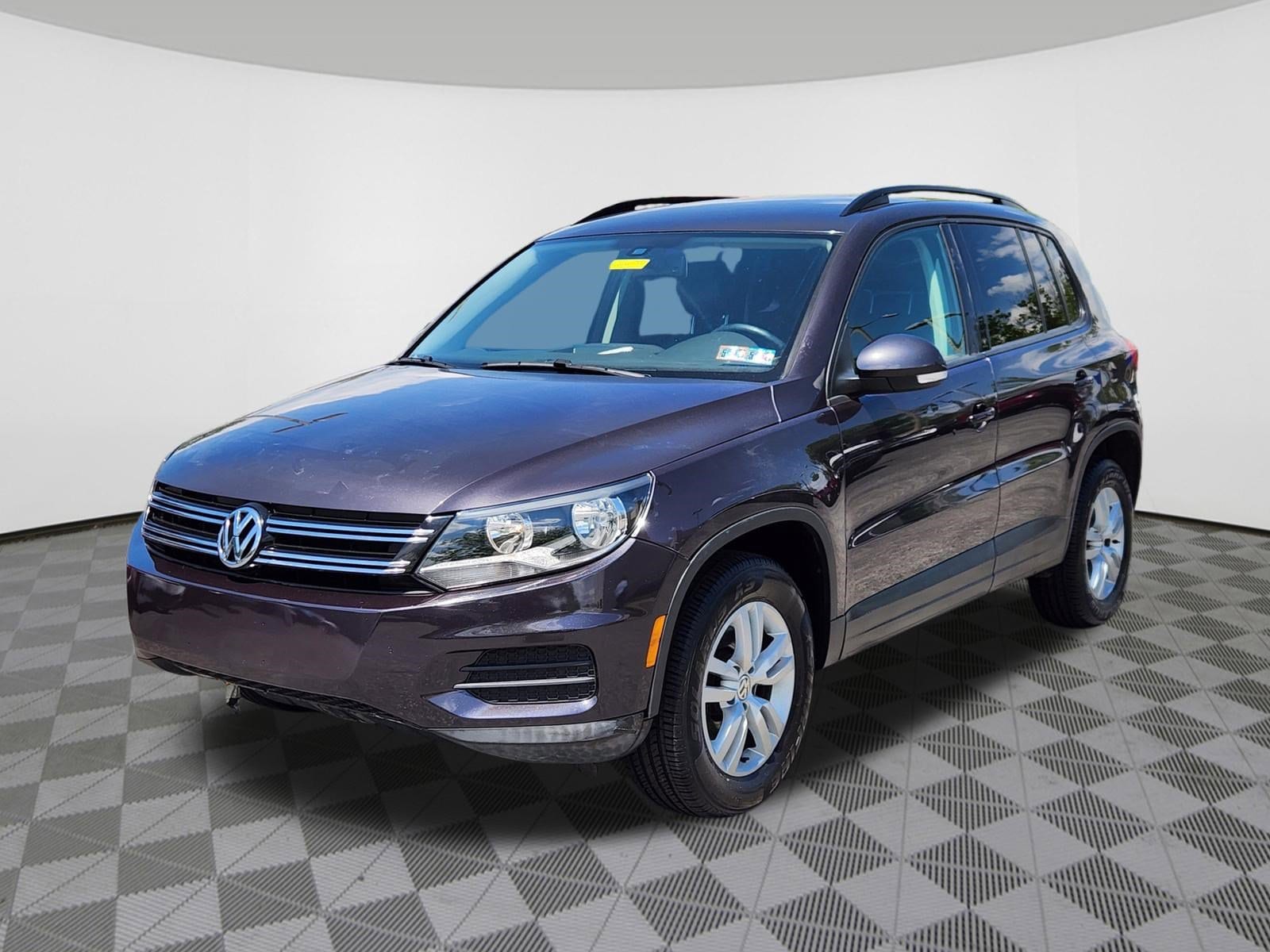 Used 2016 Volkswagen Tiguan S with VIN WVGAV7AX0GW521295 for sale in Ardmore, PA