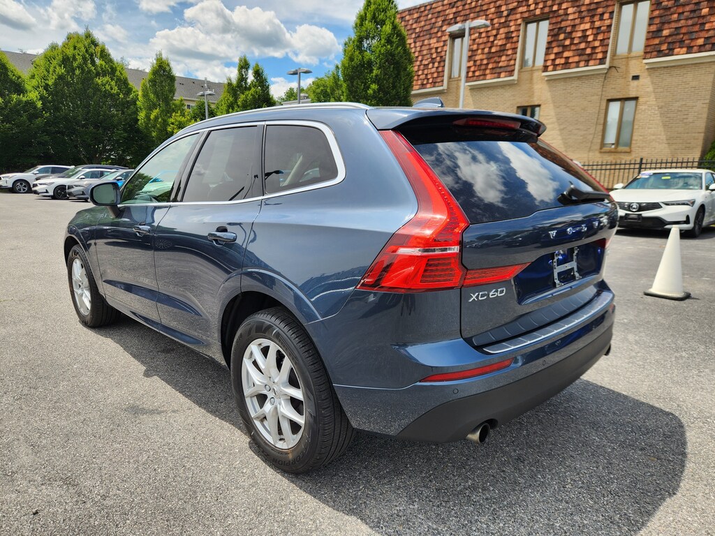 Used 2021 Volvo XC60 T5 Momentum SUV