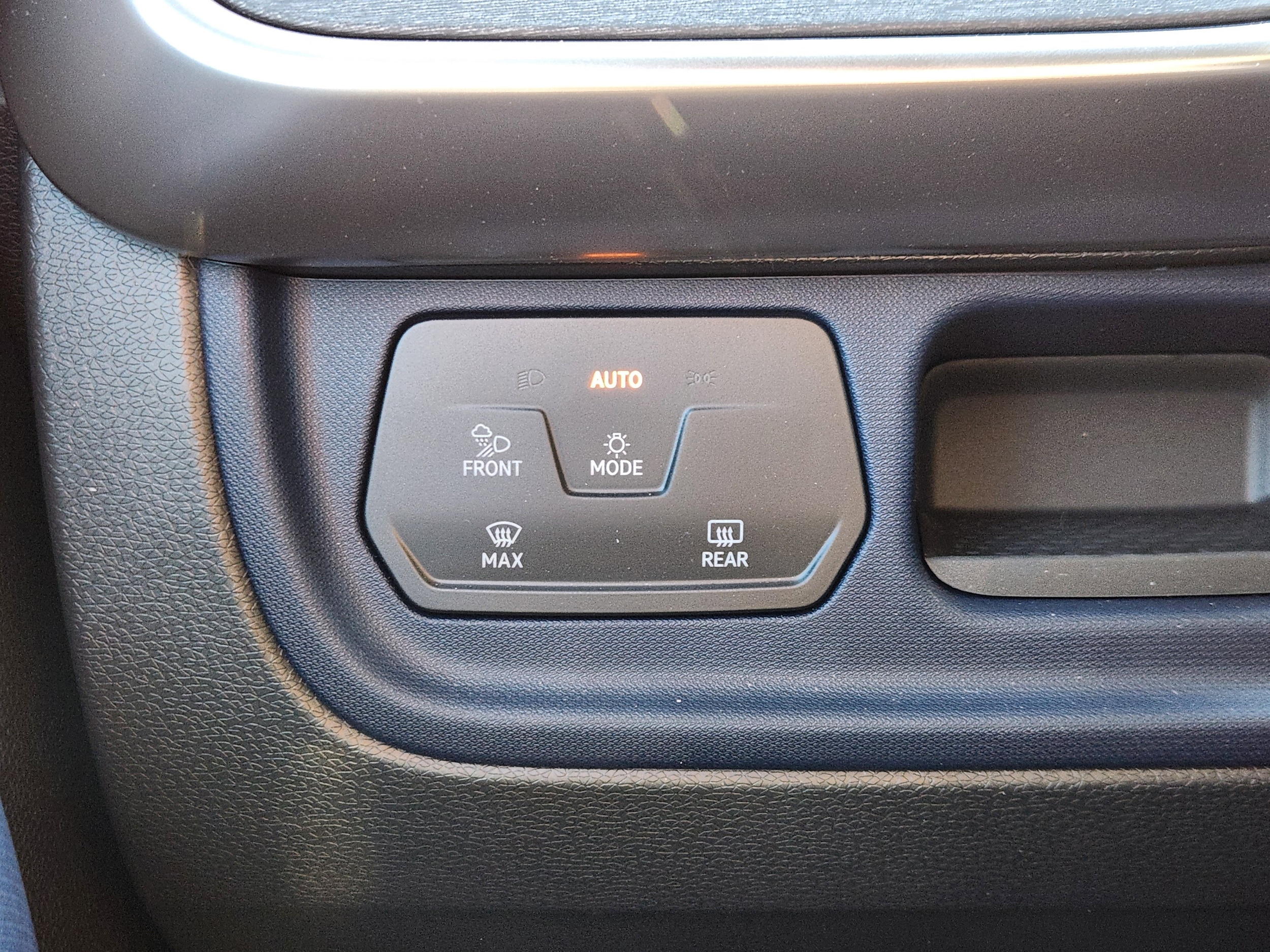 2025 Volkswagen ID. Buzz PRO S - Photo 10