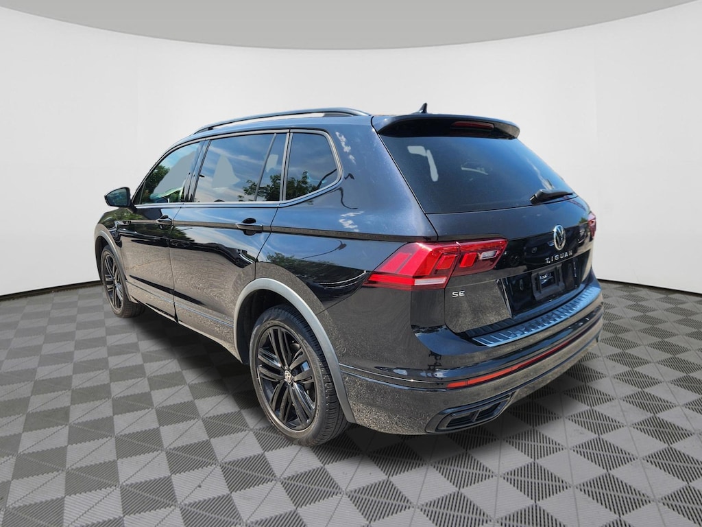 Certified 2022 Volkswagen Tiguan 2.0T SE R-Line Black SUV