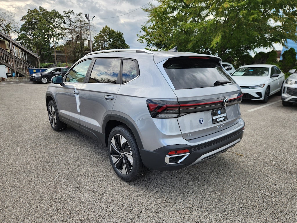 New 2025 Volkswagen Taos 1.5T SE SUV