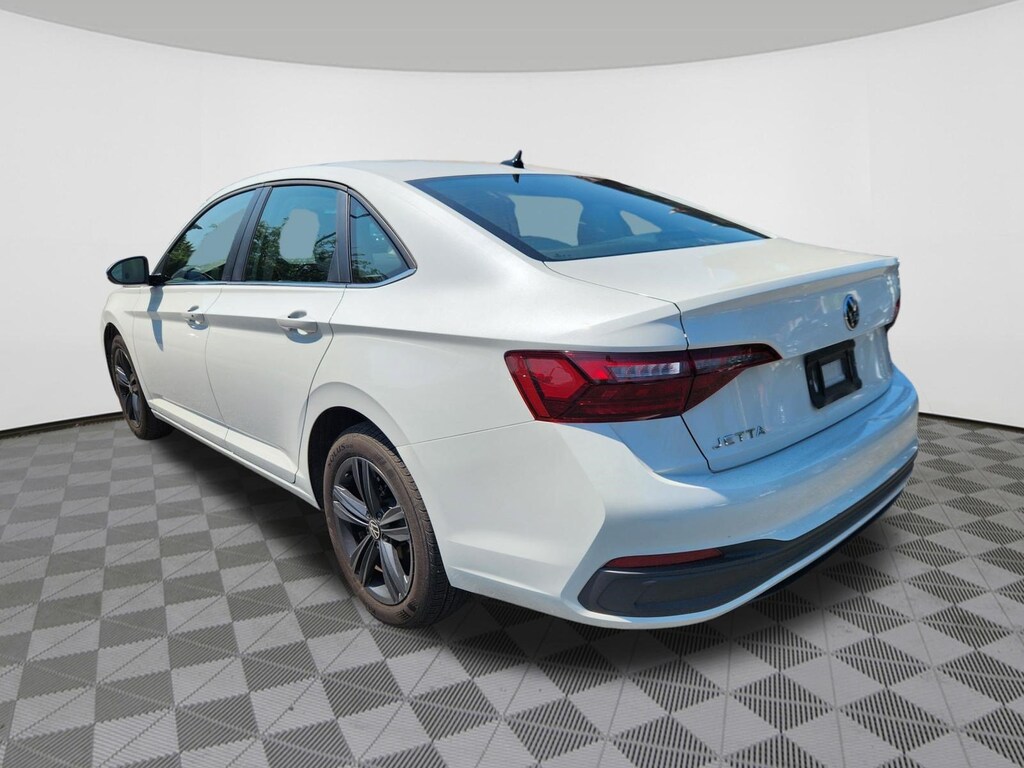 Used 2024 Volkswagen Jetta 1.5T SE Sedan