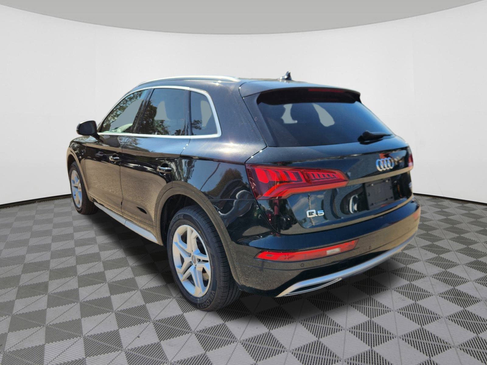 2018 Audi Q5 2.0T Premium Plus photo 3