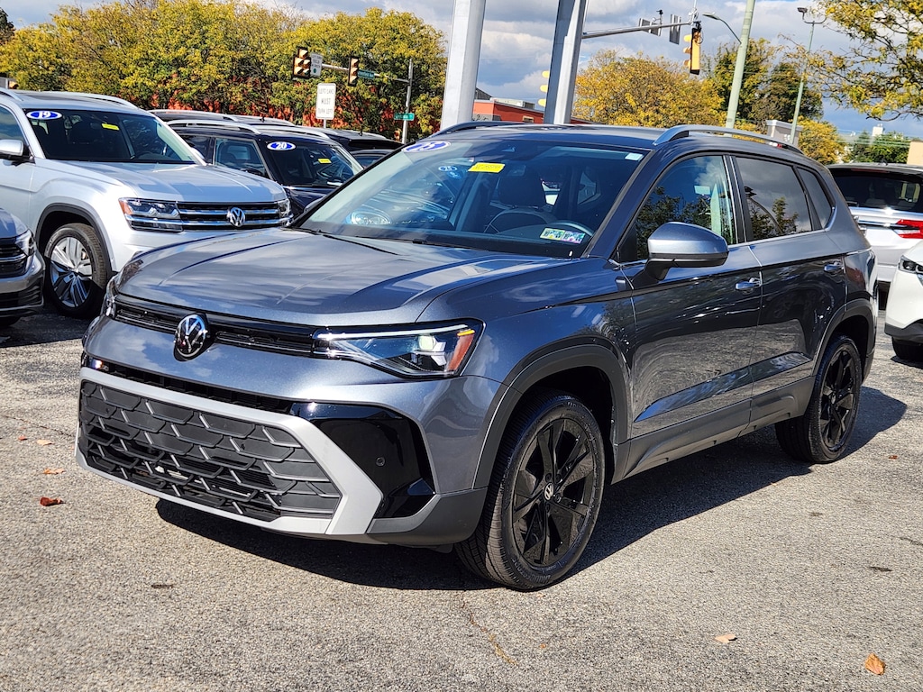 Certified 2025 Volkswagen Taos 1.5T SE SUV