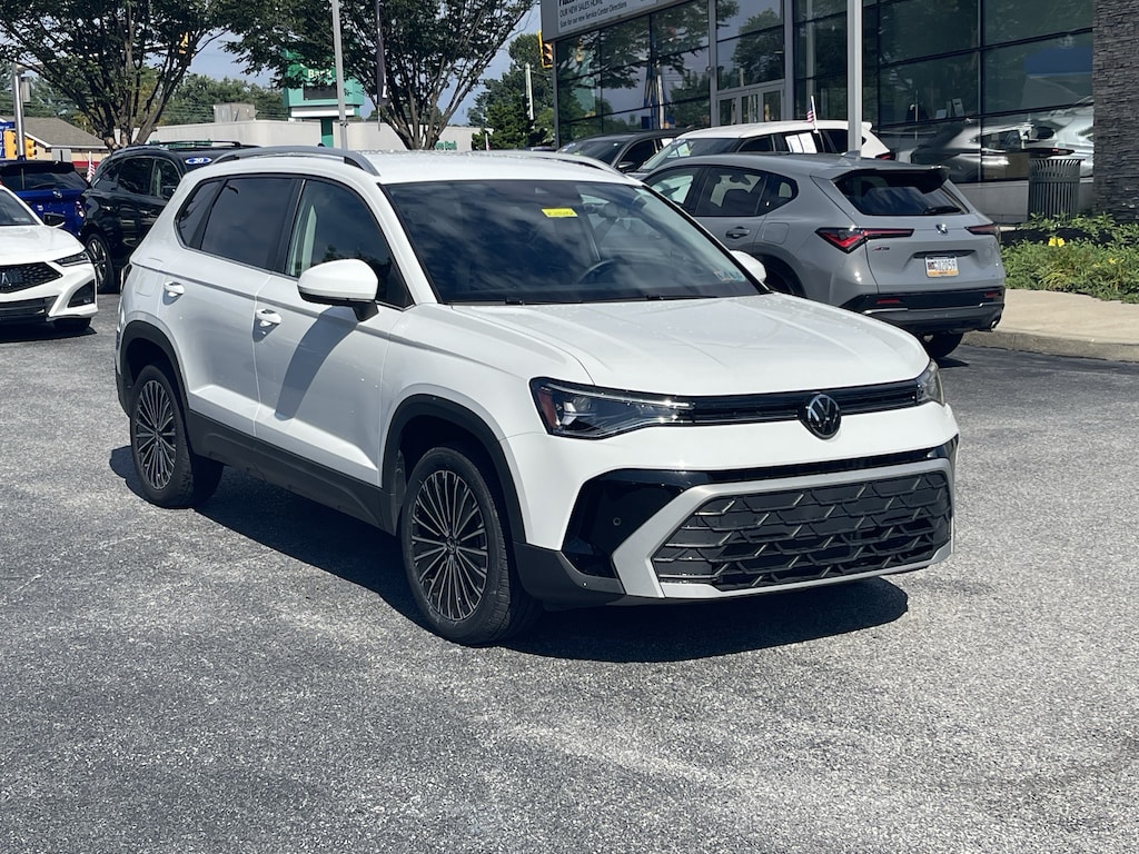 Certified 2025 Volkswagen Taos 1.5T SE SUV