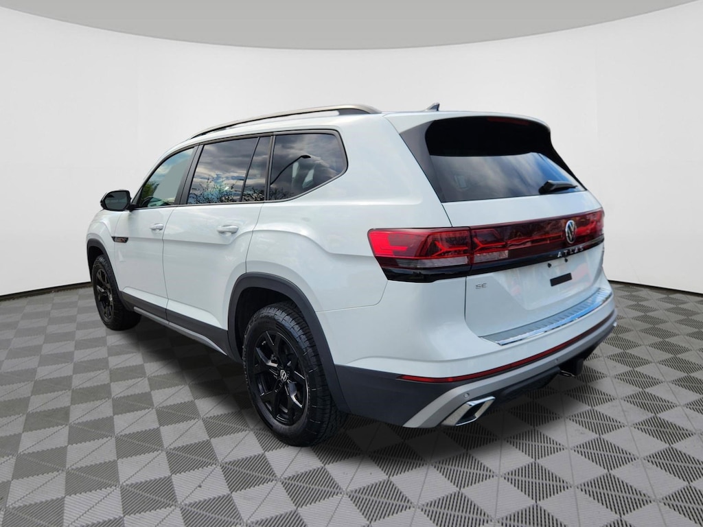 Certified 2025 Volkswagen Atlas 2.0T Peak Edition SUV