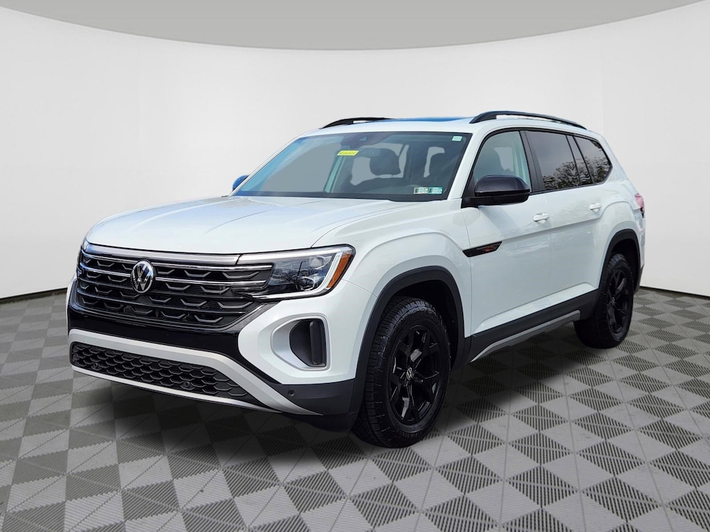 Certified 2025 Volkswagen Atlas 2.0T Peak Edition SUV