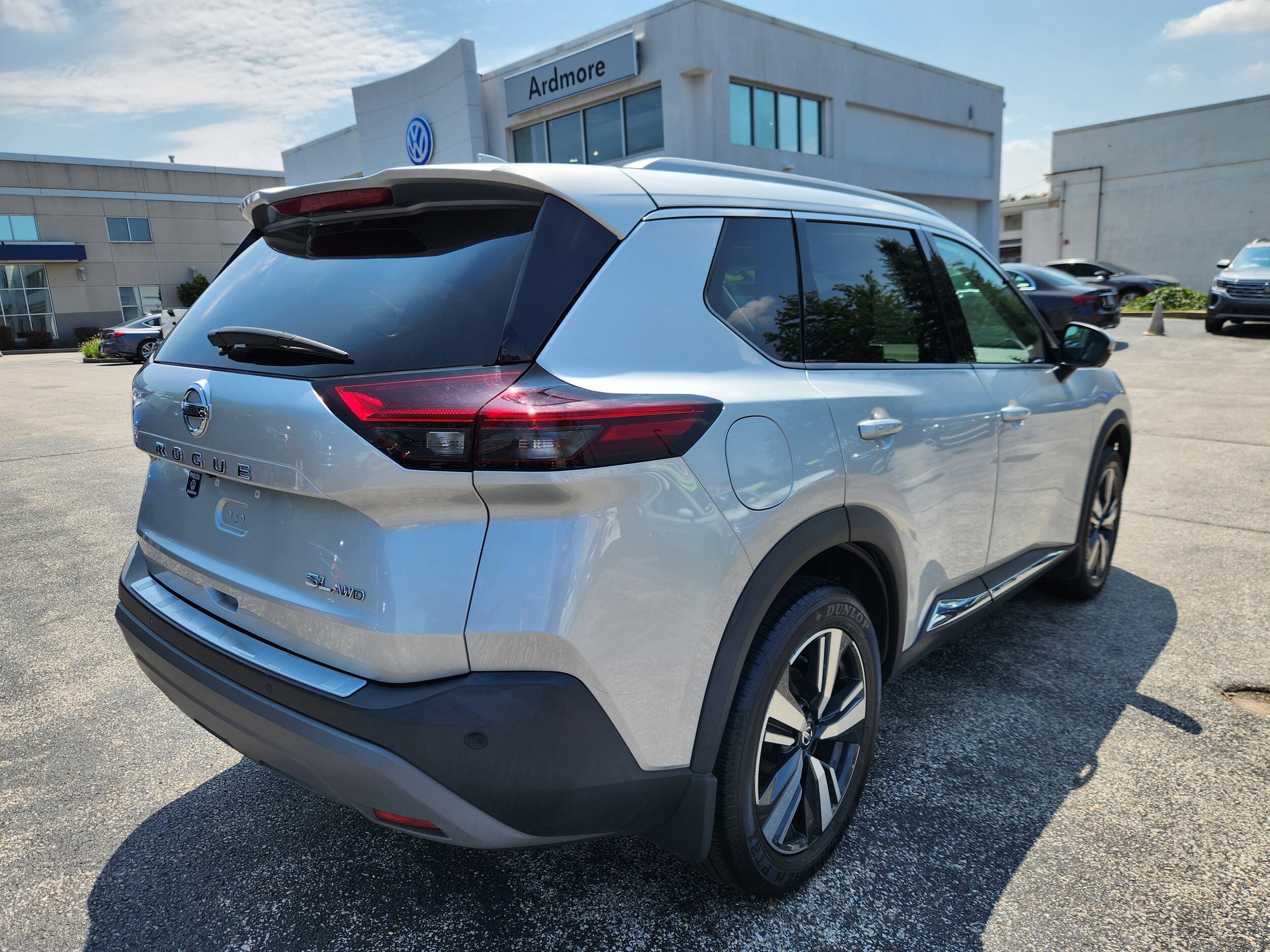 2021 Nissan Rogue SL photo 2