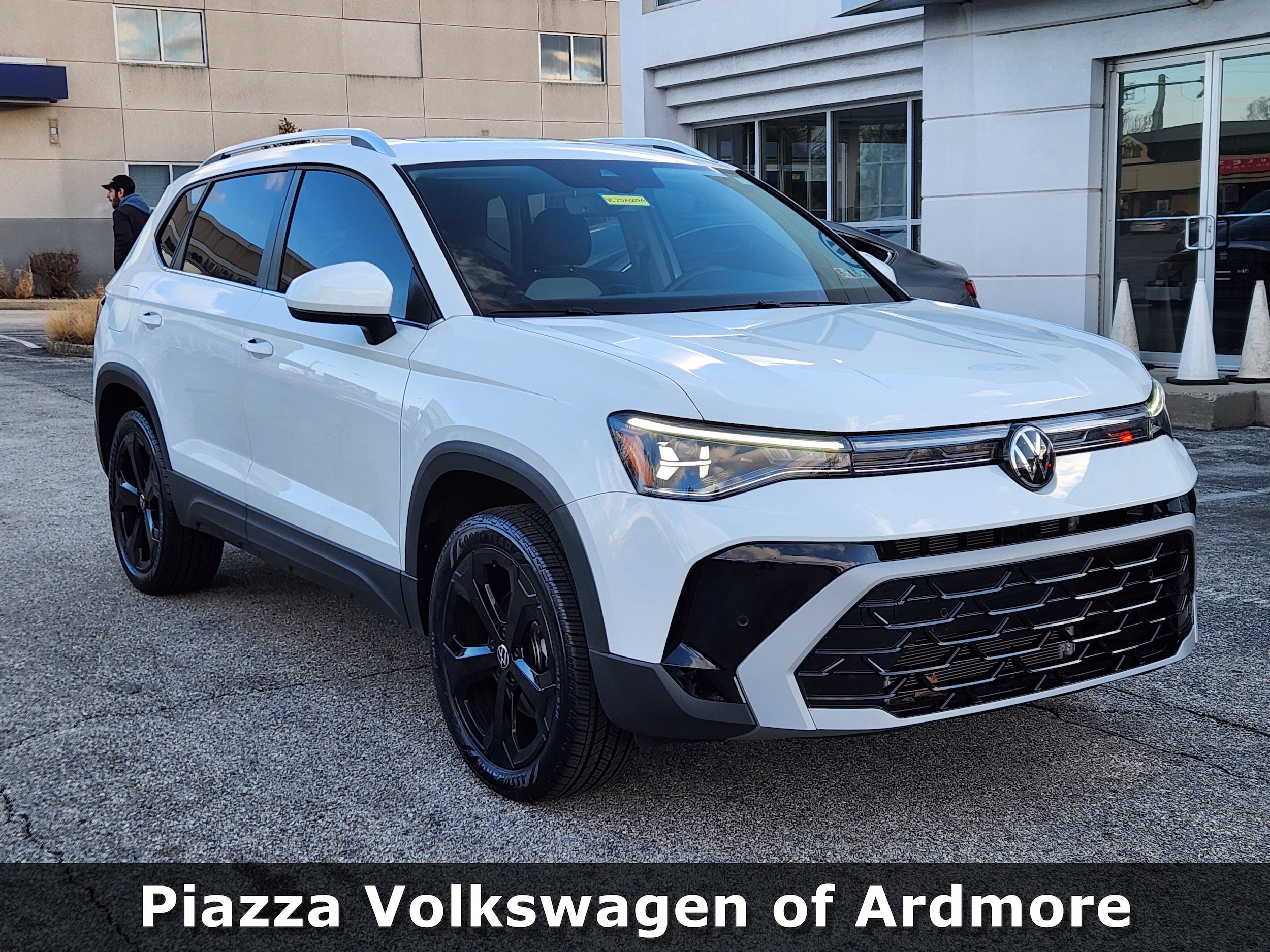 2025 Volkswagen Taos SEL's photo