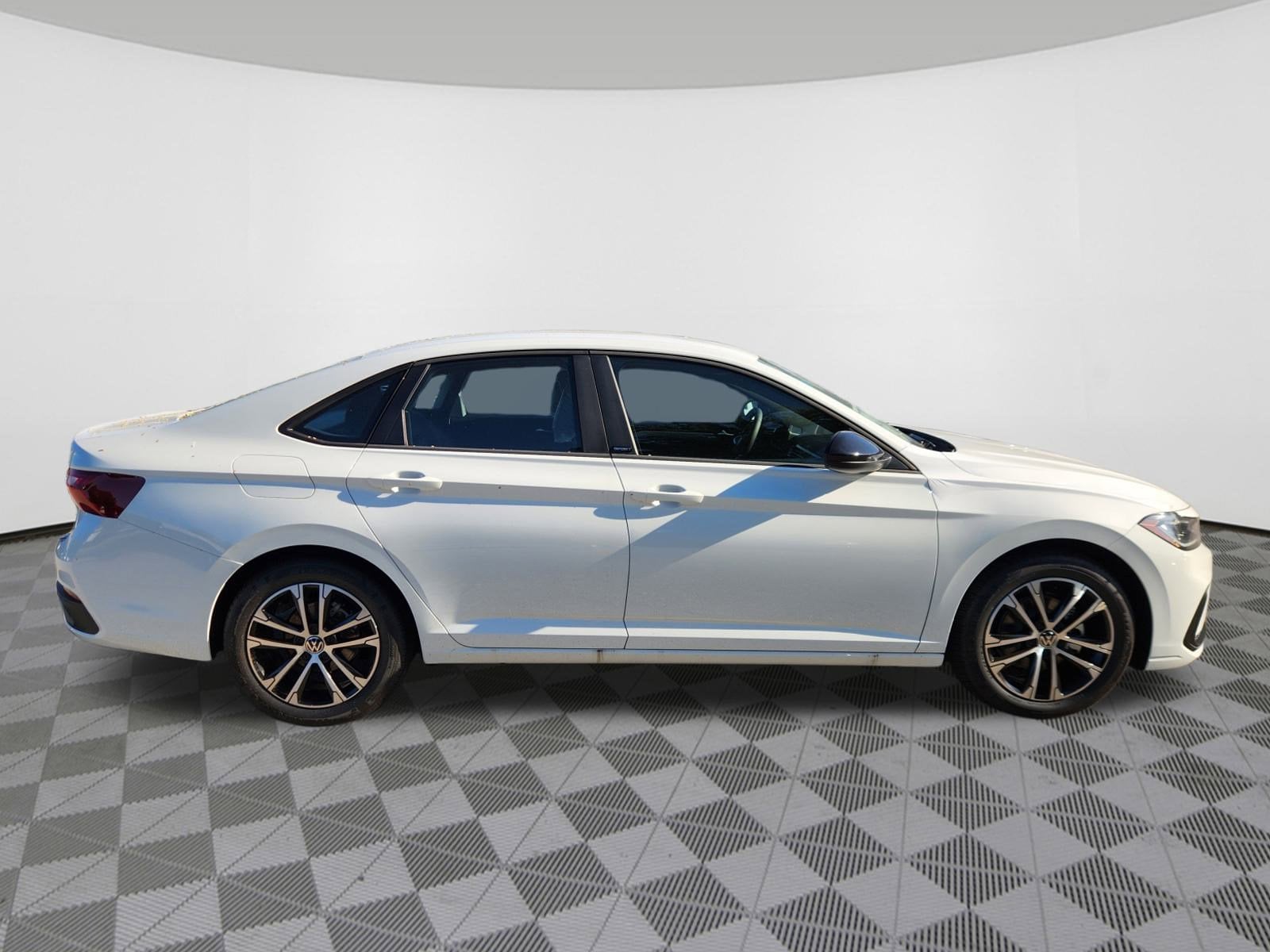 2025 Volkswagen Jetta Sport - Photo 6