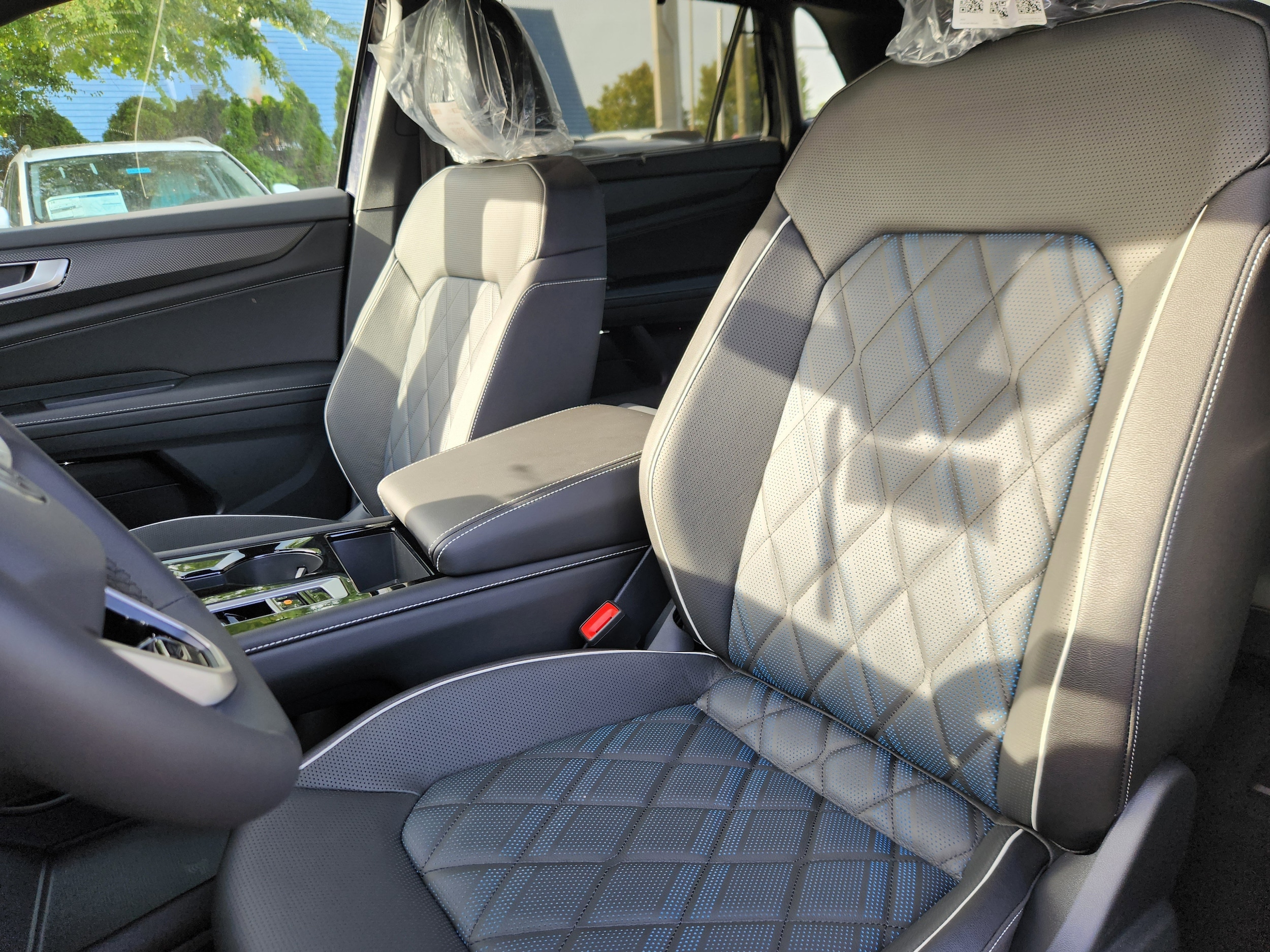 2026 Volkswagen Atlas Cross Sport SEL Premium R-LINE - Photo 8
