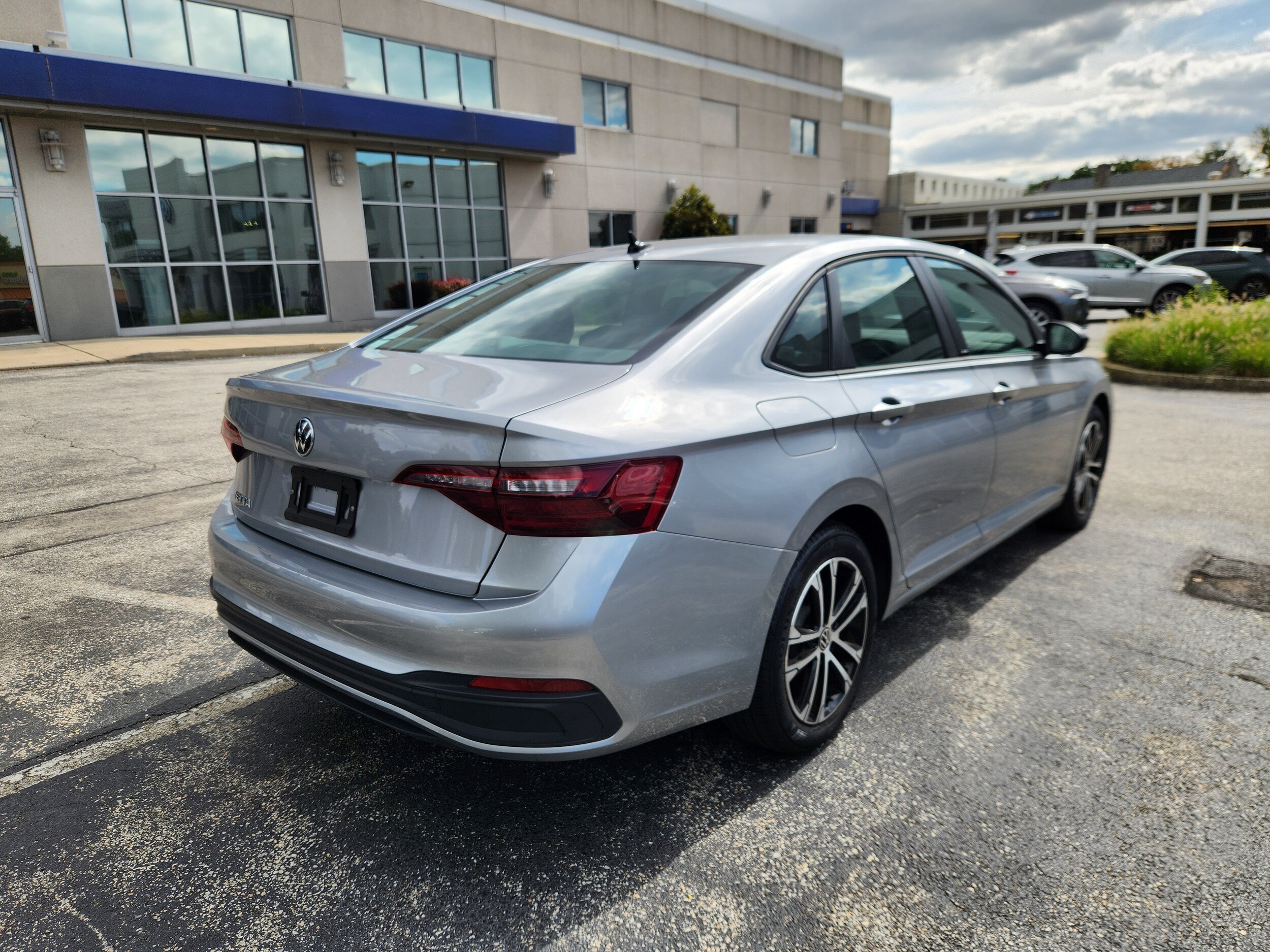 2024 Volkswagen Jetta 1.5T Sport photo 4