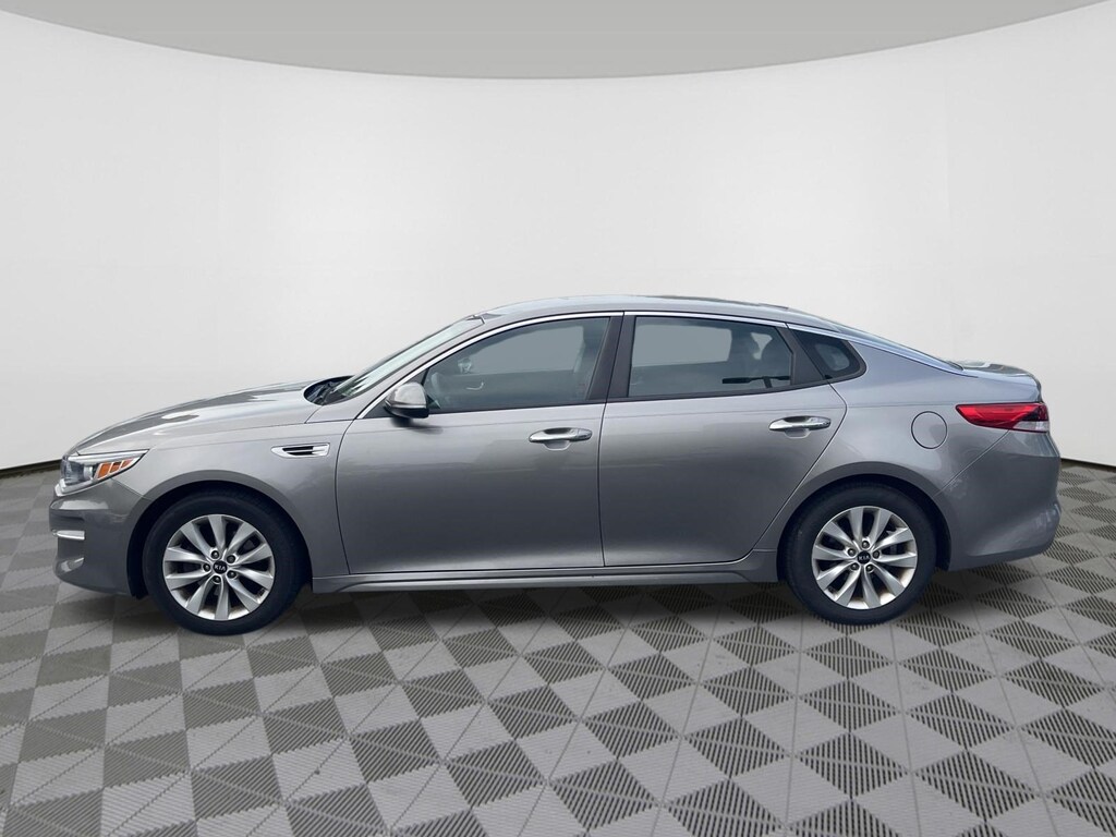 Used 2018 Kia Optima LX Sedan