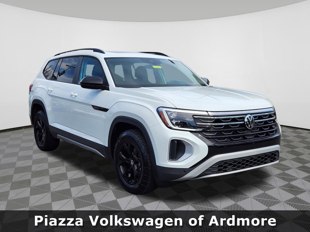Certified 2025 Volkswagen Atlas 2.0T Peak Edition SUV