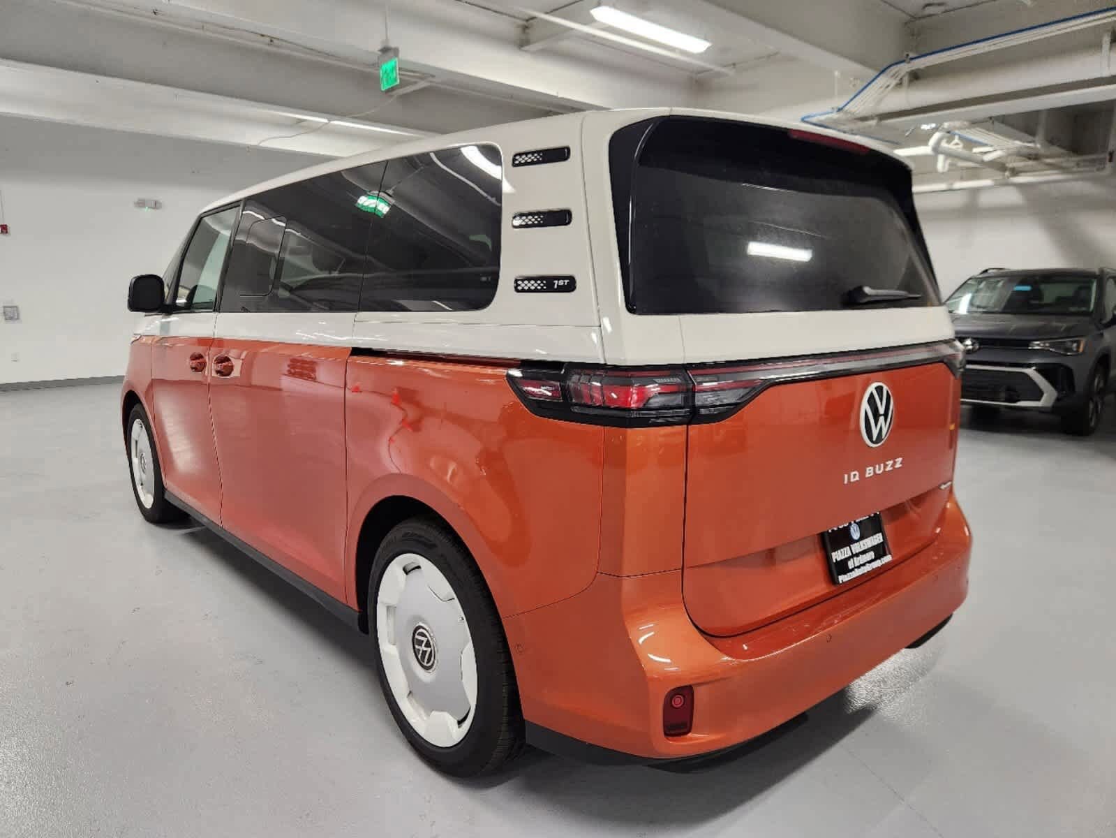 2025 Volkswagen ID. Buzz photo 3