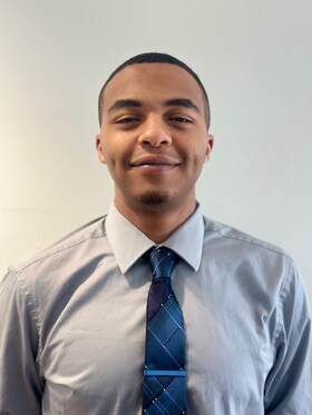 Staff member Shaun Norwood  from ID_ae288410591e