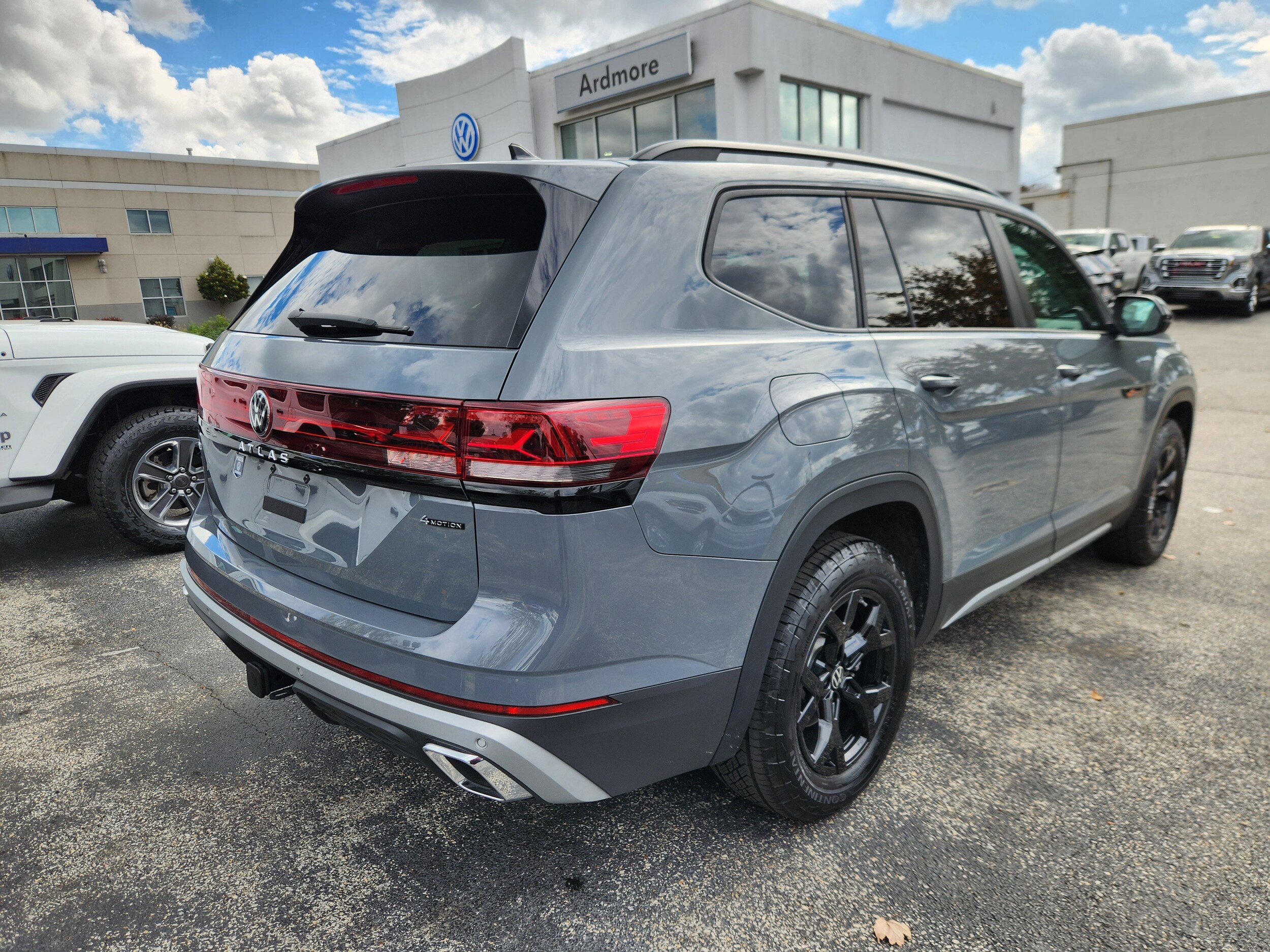 2025 Volkswagen Atlas Peak Edition photo 4