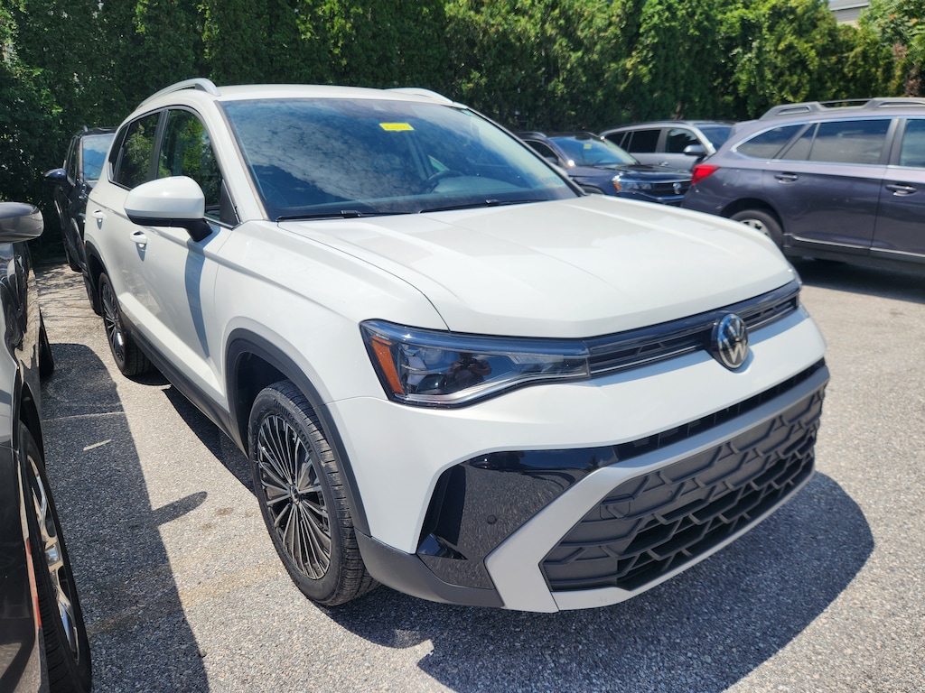 Certified 2025 Volkswagen Taos 1.5T SE SUV