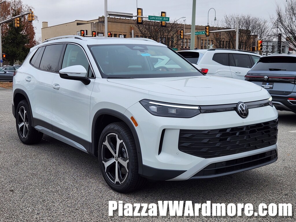 New 2025 Volkswagen Tiguan 2.0T SE SUV